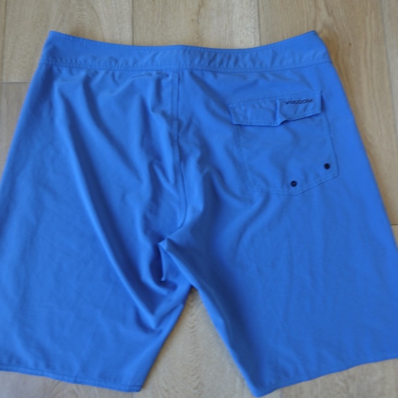 Volcom Men's Board Shorts 38W - Picture 3 of 3